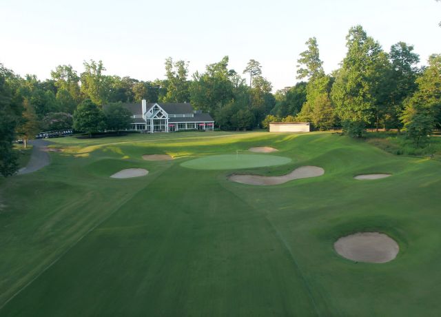 Green Course Club House & Hole #18 at Golden Horseshoe Golf Club
