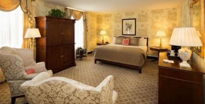Williamsburg Inn luxury room